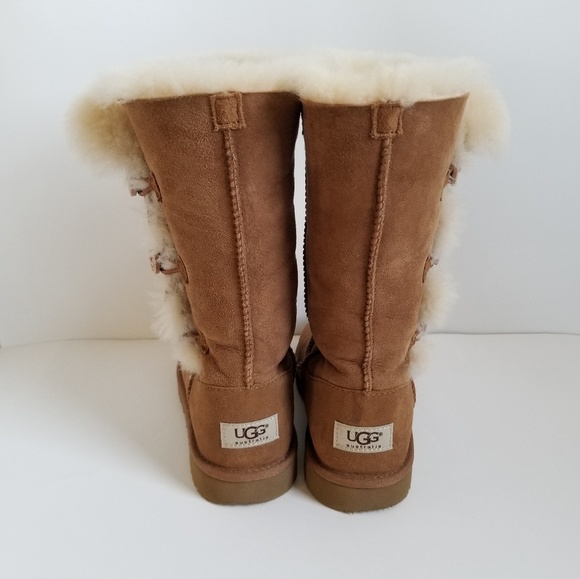 UGG BAILEY BUTTON TRIPLET BOOT - Picture 3 of 8